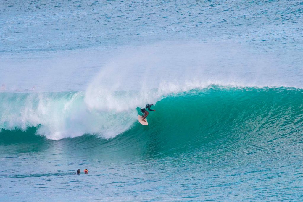 Sequía molino Señal Surfing Bingin, a Surf spot guide on surfing bali's best left hand wave.