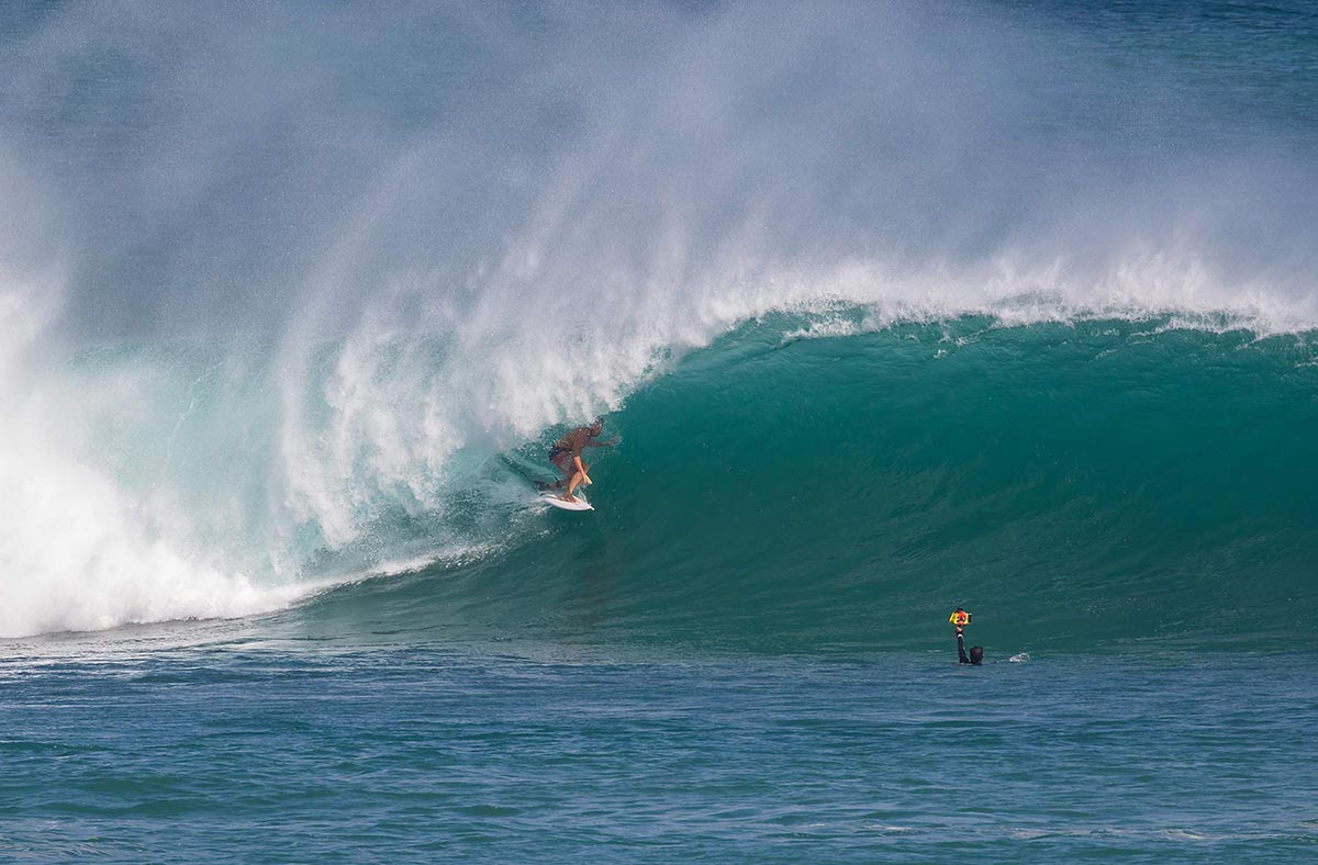 surfing padang padang