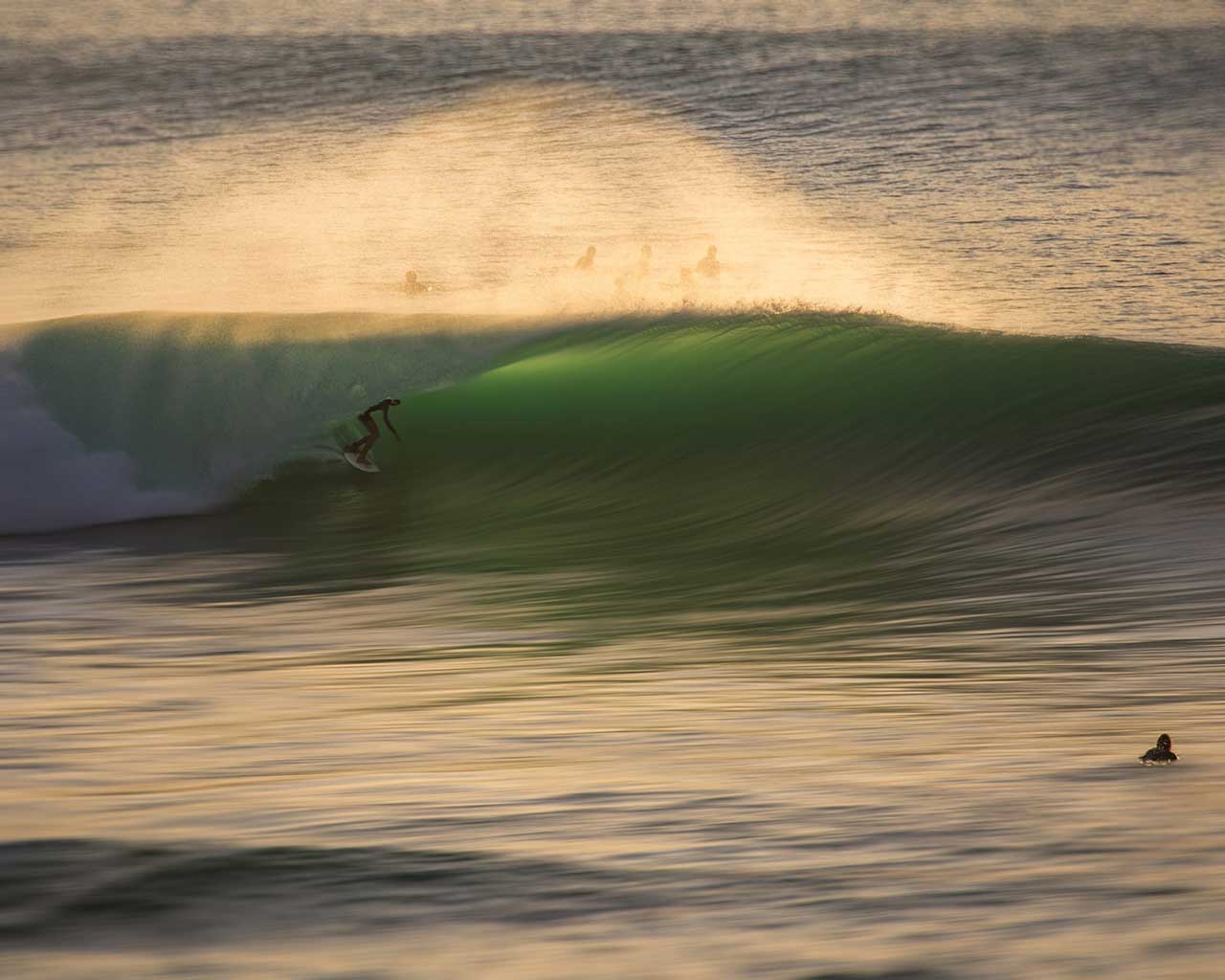 surfing padang padang