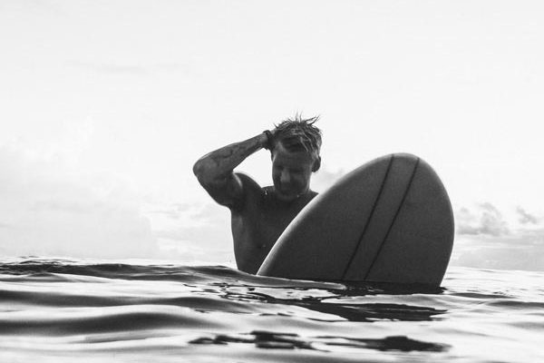 surfer-bali surfer-bali